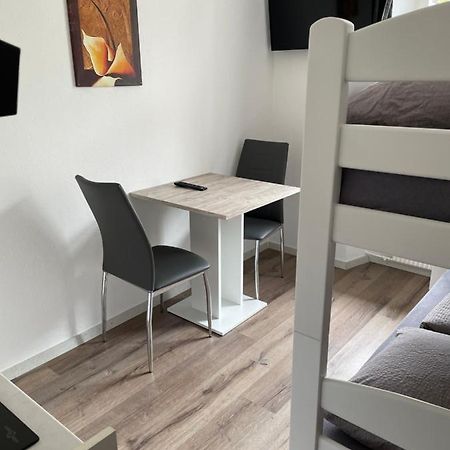 Haus Zur Eiche Private 1 Zimmerstudios Chur Buitenkant foto