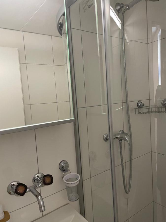 Haus Zur Eiche Private 1 Zimmerstudios Chur Buitenkant foto