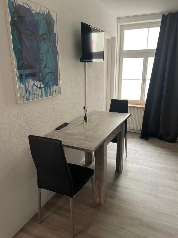 Haus Zur Eiche Private 1 Zimmerstudios Chur Buitenkant foto