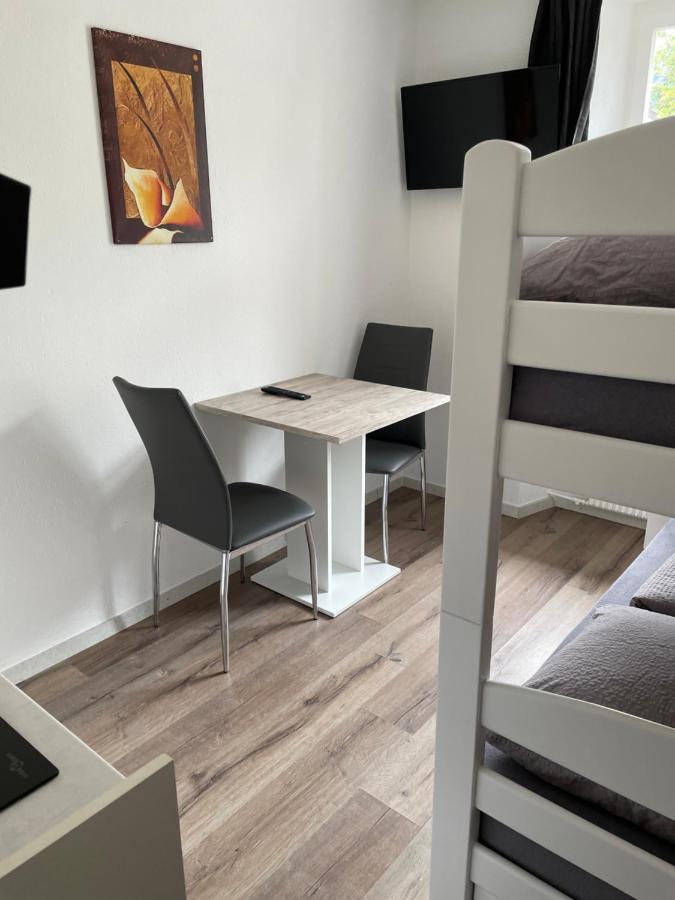 Haus Zur Eiche Private 1 Zimmerstudios Chur Buitenkant foto